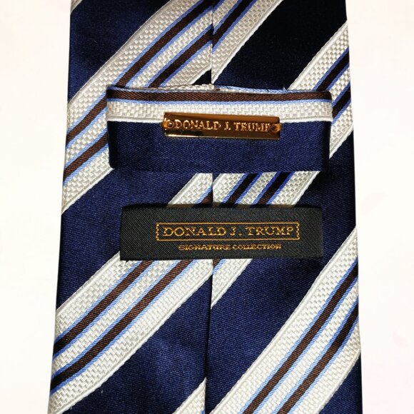 Donald J. Trump Signature Collection 100% Silk DarkBlue Navy Gray Silver NeckTie - Picture 5 of 10